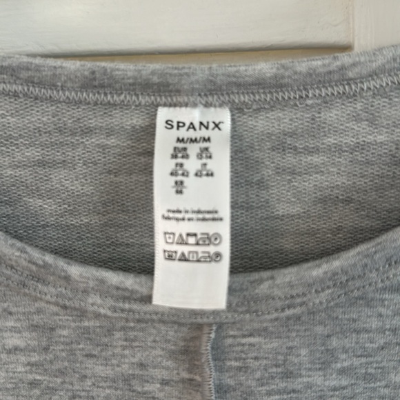 SPANX Perfect Length Top, Dolman 3/4 Sleeve
Powder / M - Picture 3 of 4